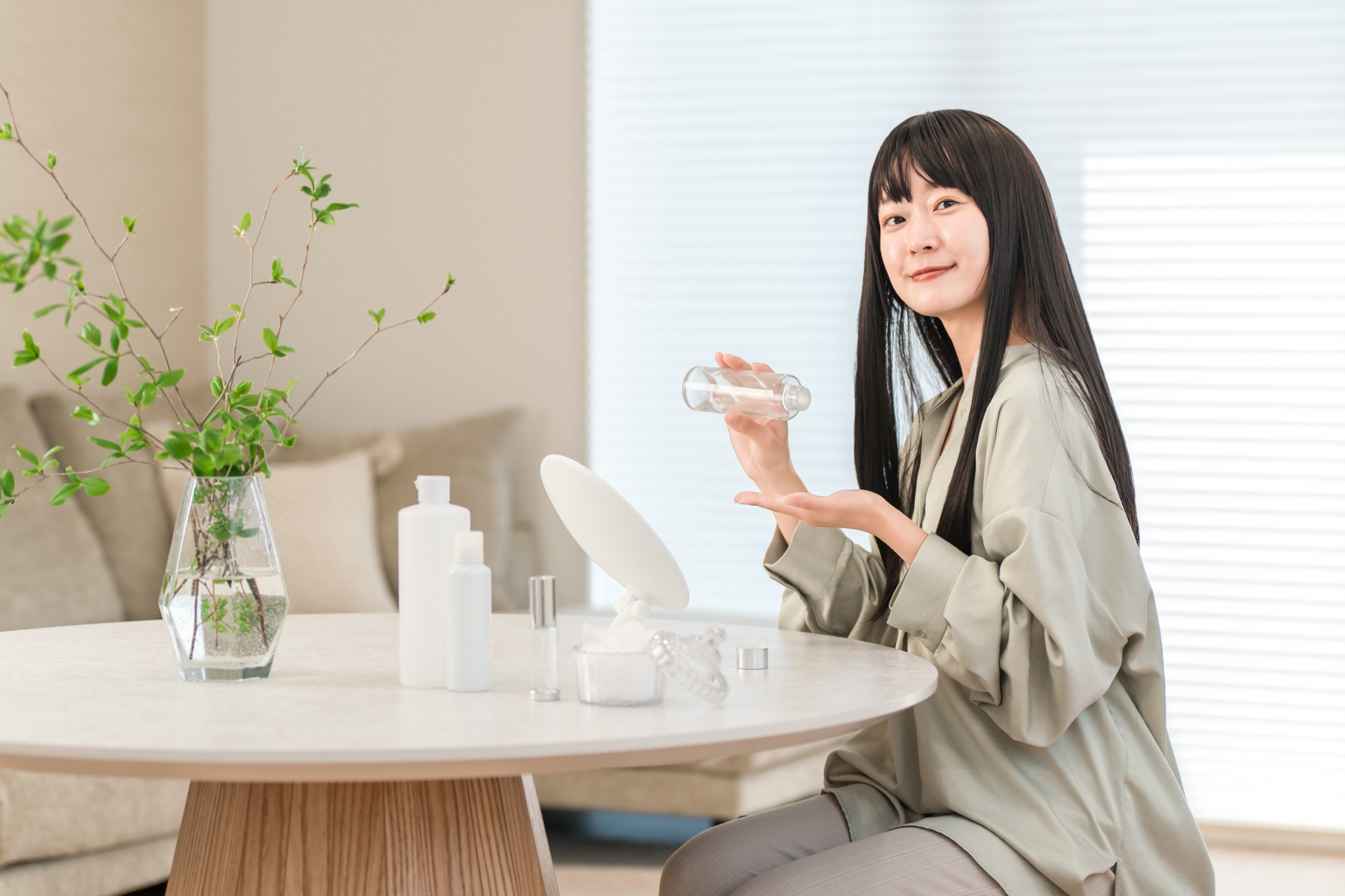 プラジュネーション化粧水の成分と効果的な使い方を徹底解説！乾燥肌やエイジングケアにおすすめの理由と購入方法