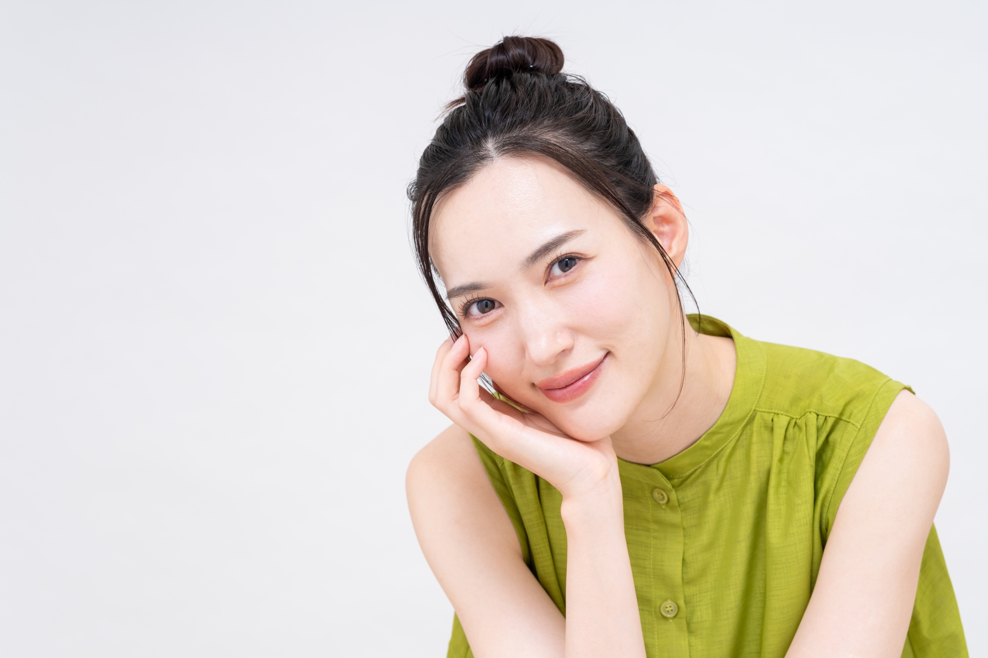 エムディアの目元用美容液「パーフェクトアイクリームLF」の実力とは?効果的な使い方まで徹底解説